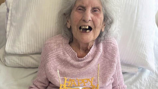 BEZ 2 STVARI NE BI DOŽIVELA STOTU Džojs proslavila 102. rođendan i otkrila tajnu dugovečnog i srećnog života