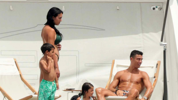 Kristijano Ronaldo sa porodicom