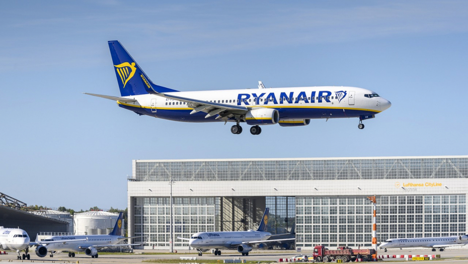 Ryanair let vraćen u London