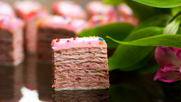posna rozen torta