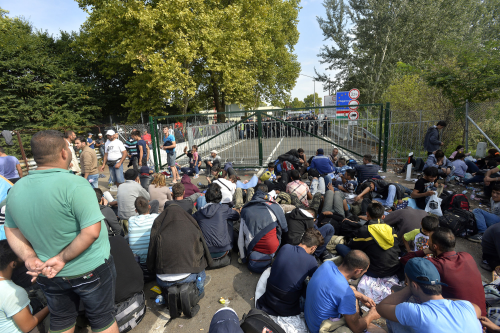 Migranti na ničijoj zemlji između Srbije i Mađarske