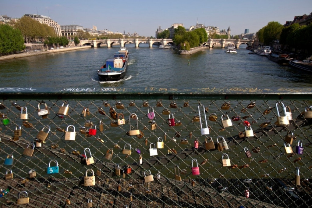 Pariz Most umetnosti Katanci Ljubav