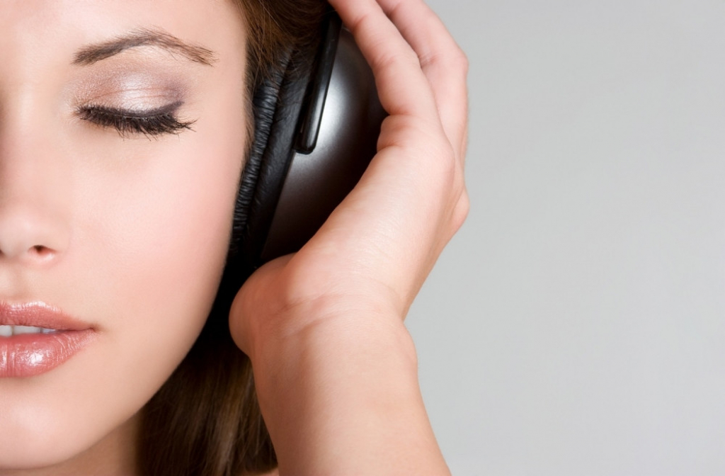 Devojka Muzika Slušalice Uživanje