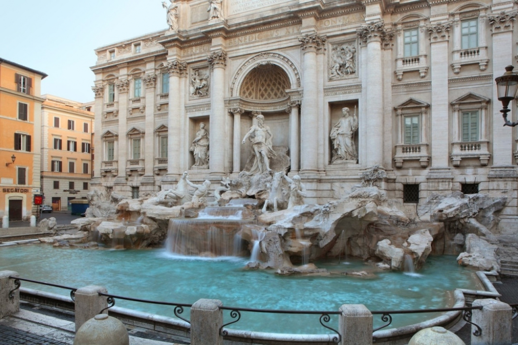 Fontana di Trevi Rim