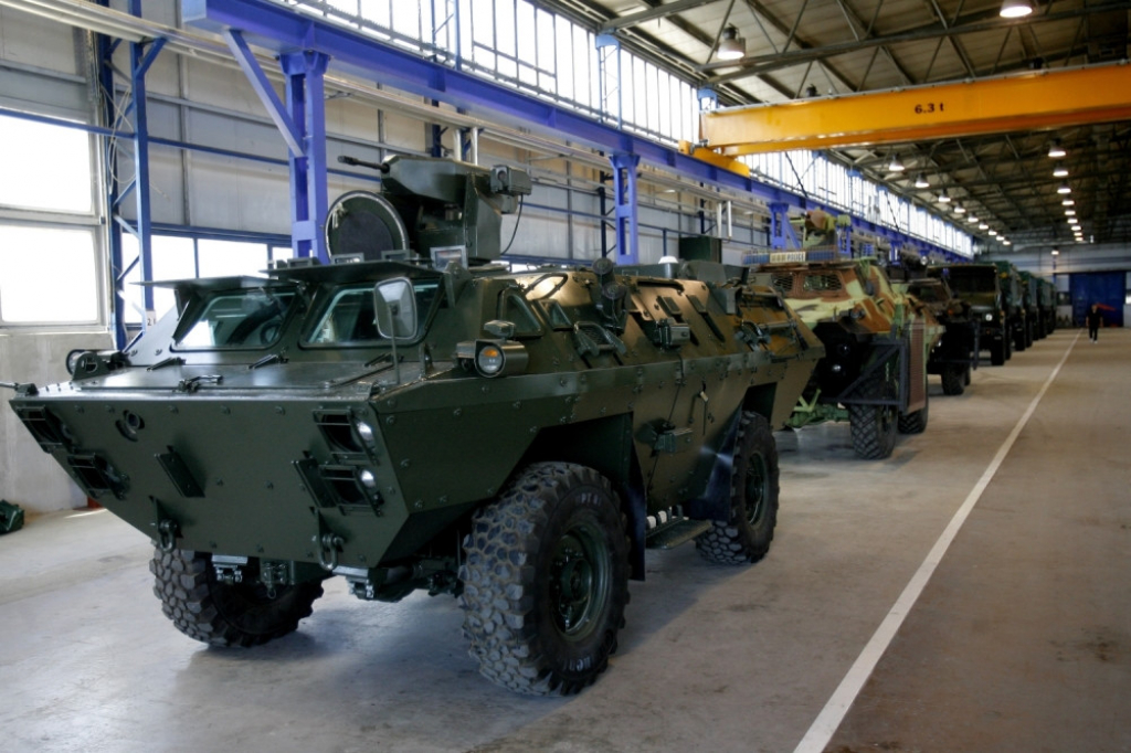 Vučić u postrojenju 