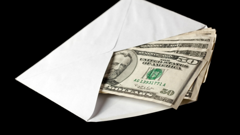 Mito Korupcija Novac Pare Dolari u koverti Koverta sa novcem