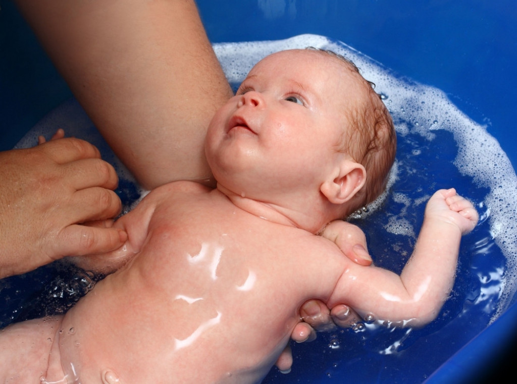 Beba Kupanje bebe