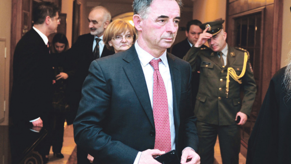 Lojalan:  Milorad  Pupovac