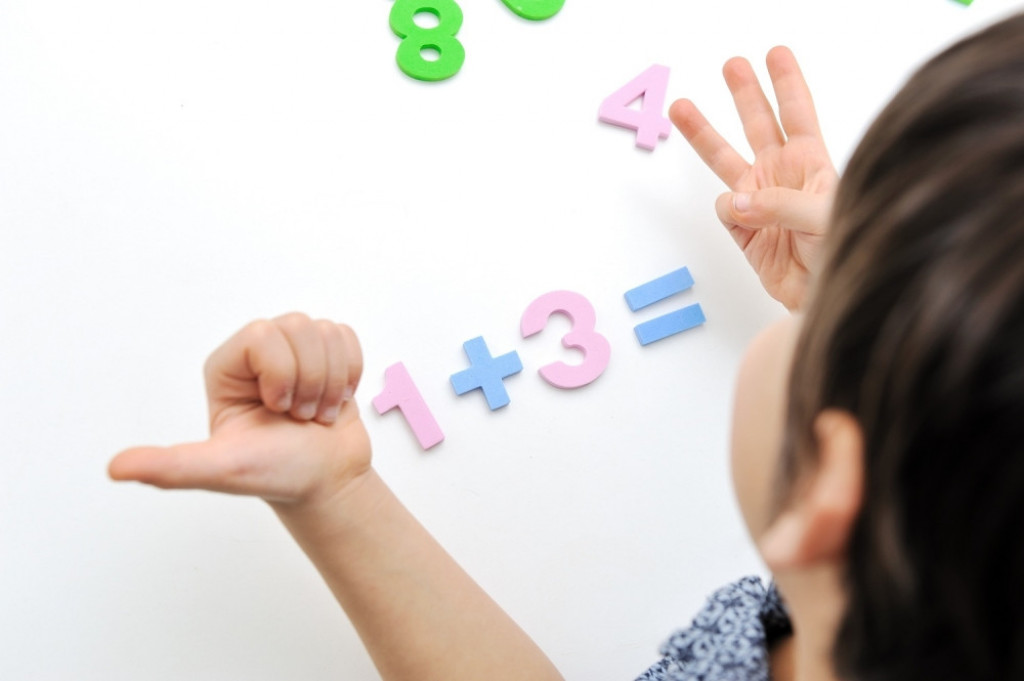 Matematika Dete Đak Učenik Sabiranje Zbrajanje Brojevi