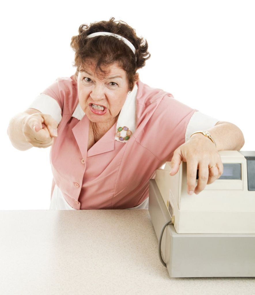 Besna ljuta kasirka prodavačica