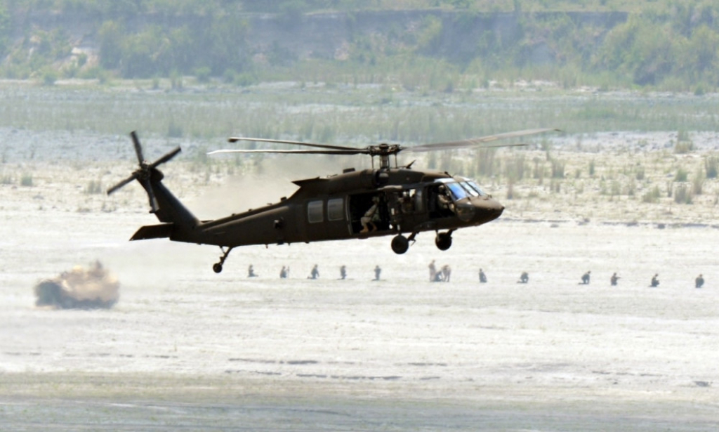 Vojni helikopter UH-60 poznatiji kao Crni jastreb
