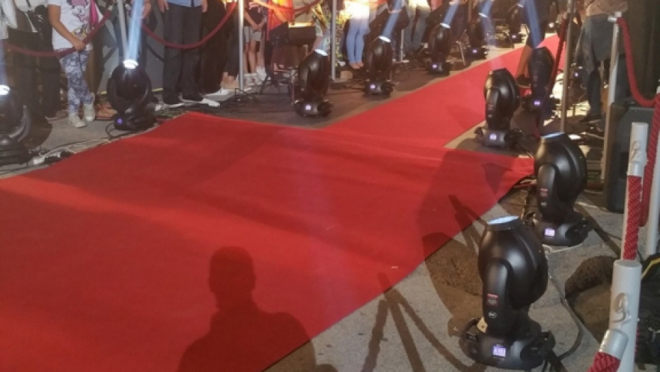 Za učesnike spreman crveni tepih