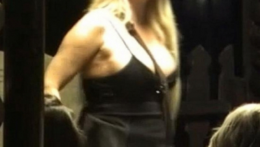 Maja Nikolić pokazuje zadnjicu na "Farmi"