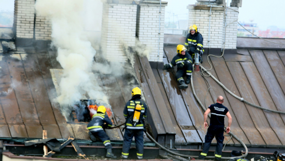 Vatrogasci, požar Novi Beograd
