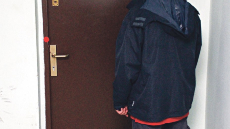 Policija zapečatila vrata stana