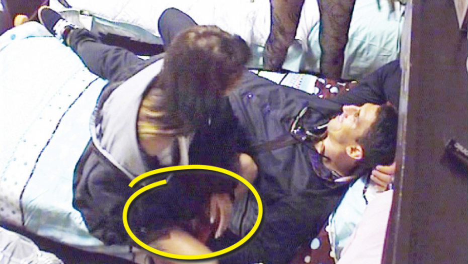 Žestoki momak u  akciji maženja  intimnih delova tela