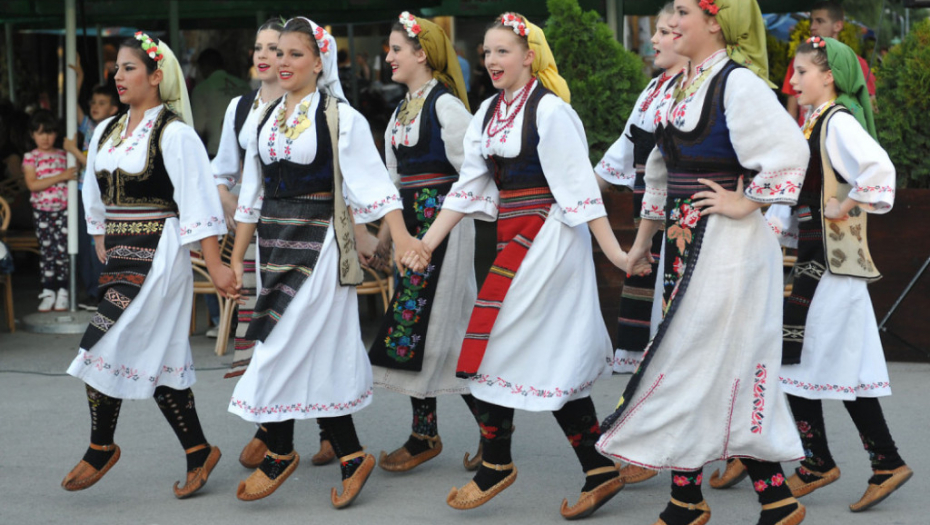 Narodno kolo Folklor Srpske narodne nošnje