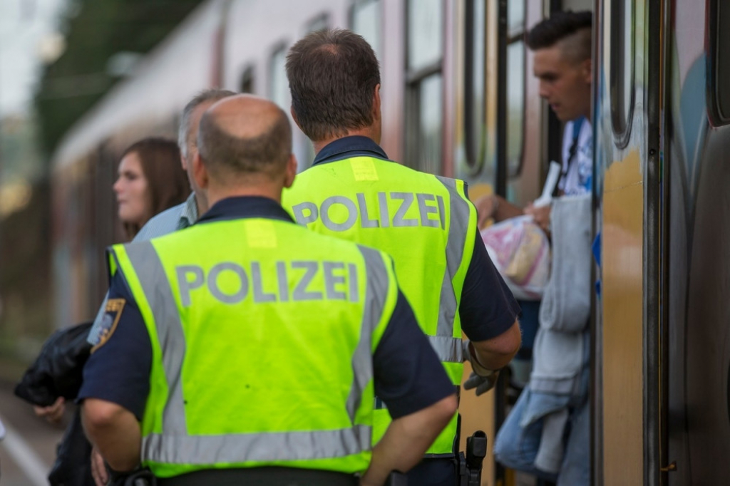 Austrijska policija proverava izbeglice