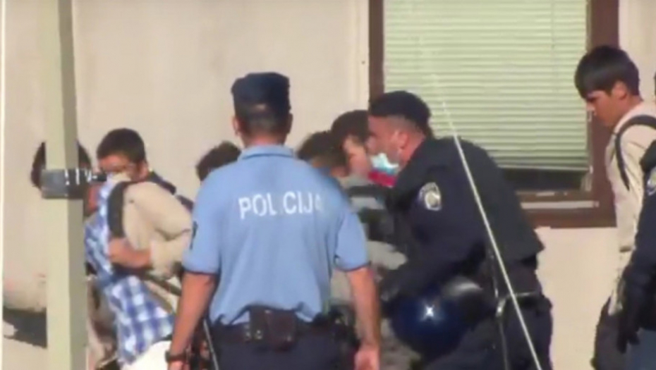 Hrvatska policija maltretira izbeglice