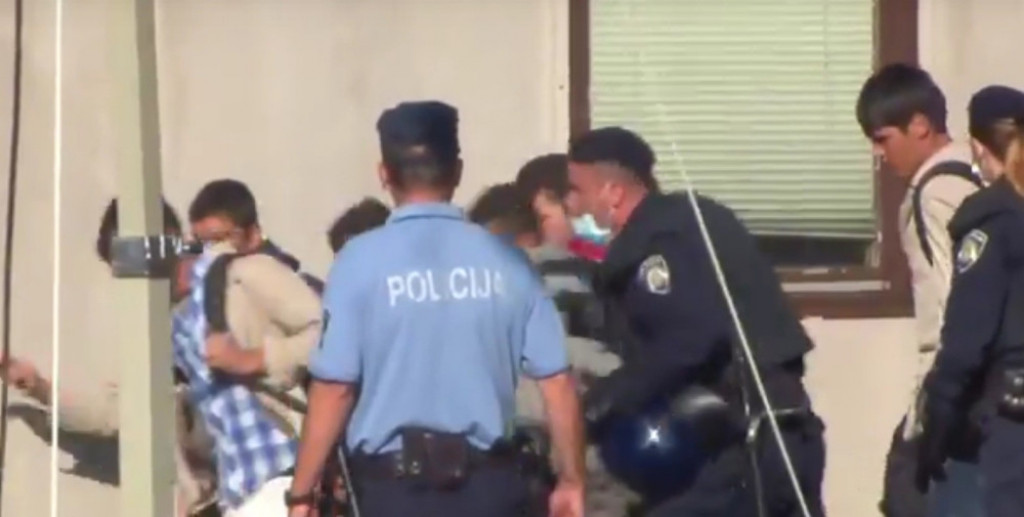 Hrvatska policija maltretira izbeglice