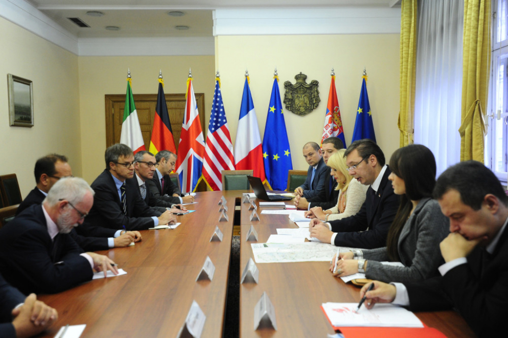 Premijer Vučić sa ambasadorima KVINTE 