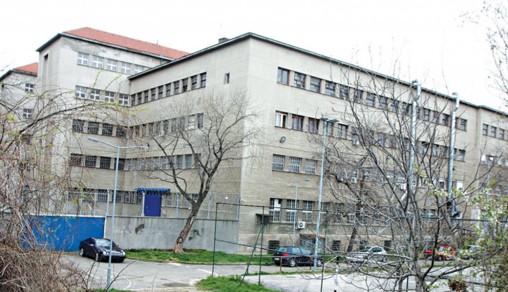 Centralni zatvor  nalazi se preko puta stadiona Sinđelića