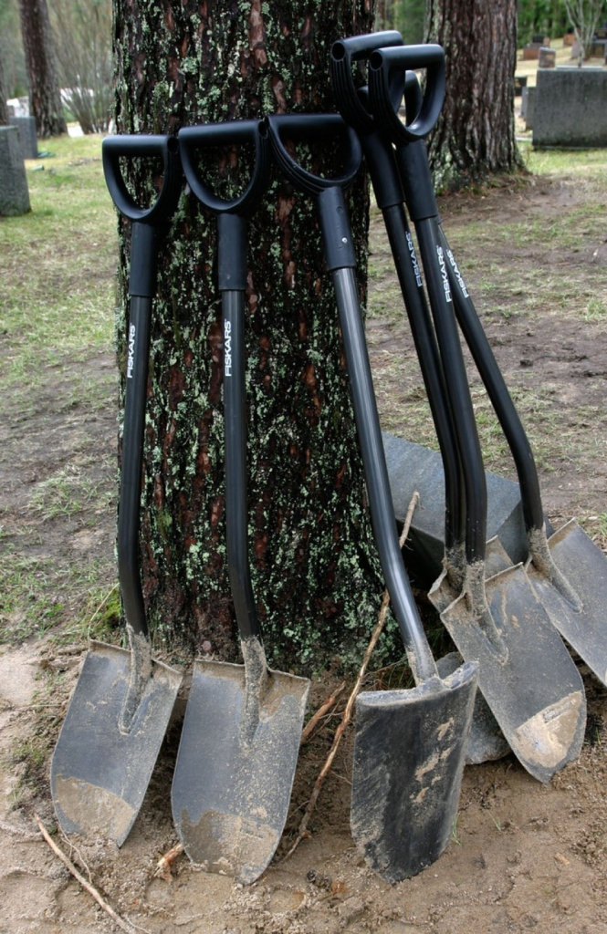 Lopata groblje kopanje iskopavanje