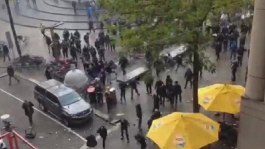 Tuča navijača Ajaksa i Fenerbahčea