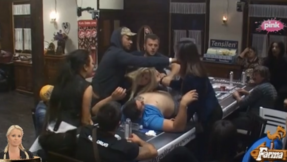 Gabrijela čupa Maju