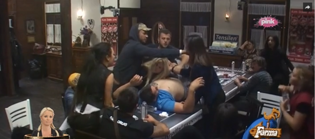 Gabrijela čupa Maju