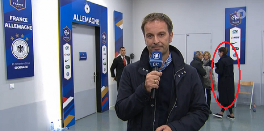 Ana na slici okrenuta leđima