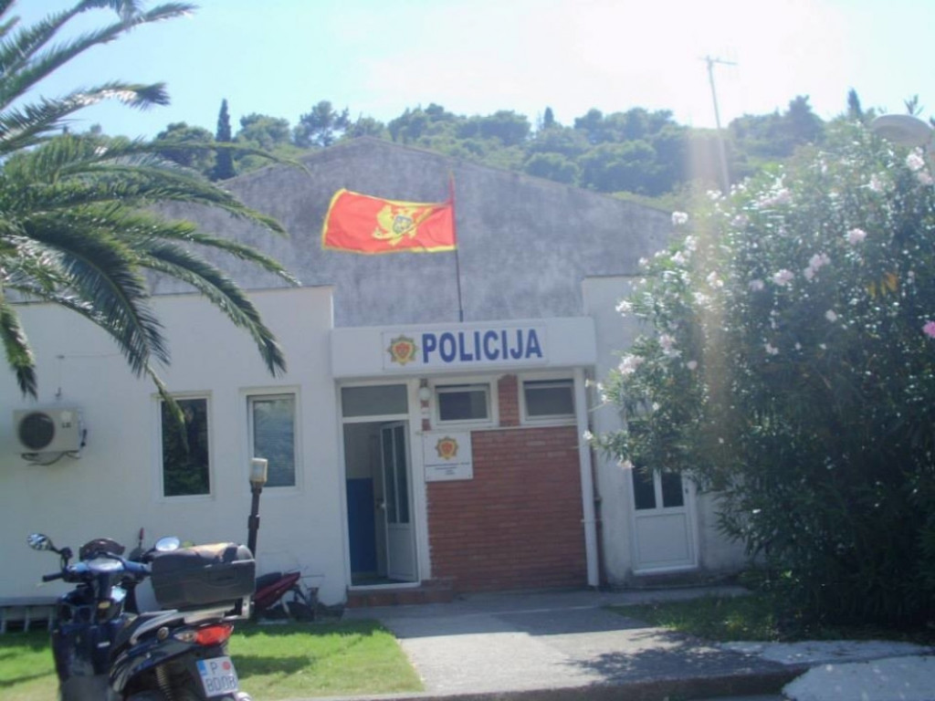 crnogorska policija , petrovac na moru