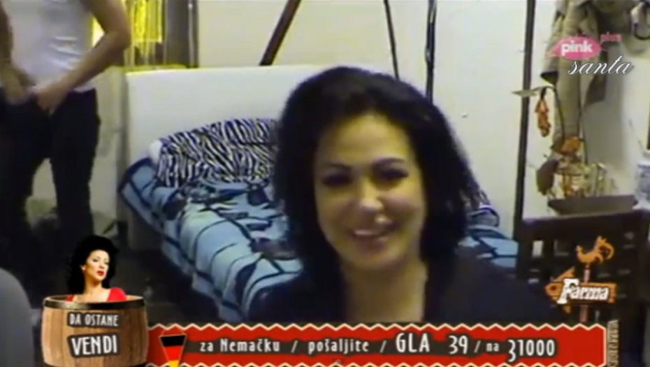 Tamara prekriva kameru