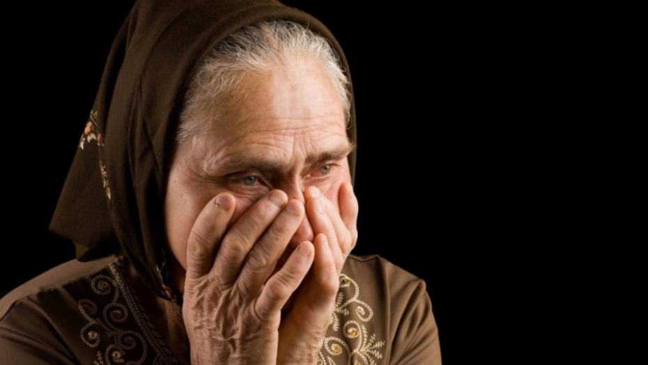 Baka Baba baka koja plače Žena tužna žena