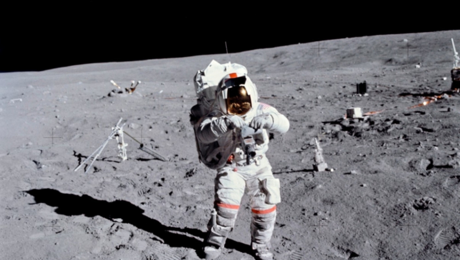 Apolo 16, Mesec