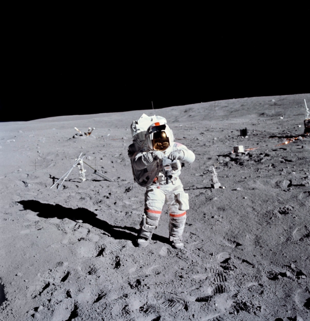 Apolo 16, Mesec