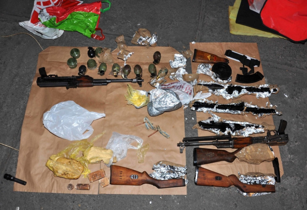 Zaplenjeno oružje, eksploziv i municija