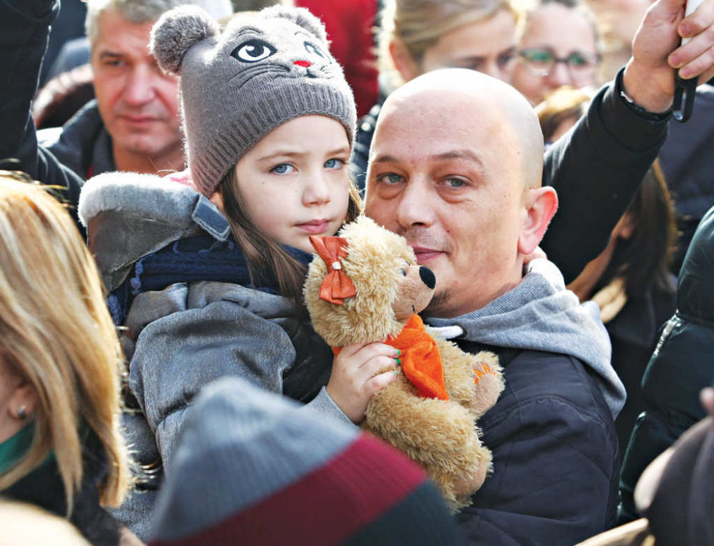  Deca će završiti bez krova nad glavom: Medenica sa ćerkom