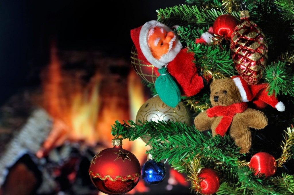 jelka Nova godina praznici ukrasi