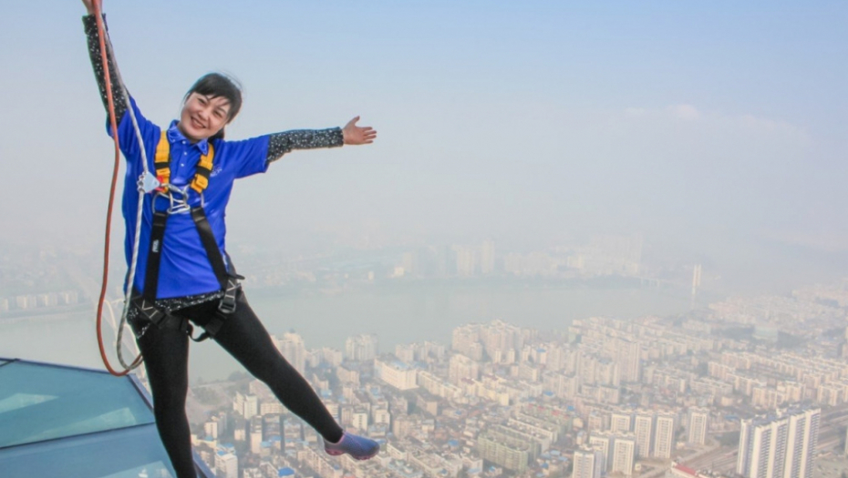 Kina, staklena staza