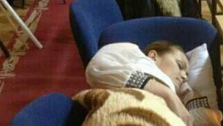 Spavanje na stolicama