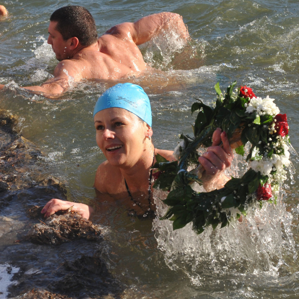 Plivanje za časni krst u Užicu