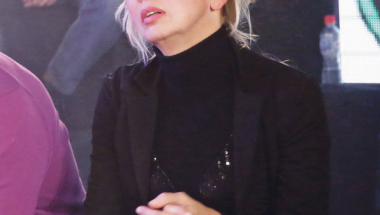 Trpi bolove:  Jasmina  Medenica