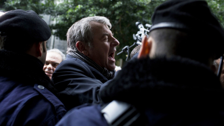 Sukob zdravstvenih radnika i policije