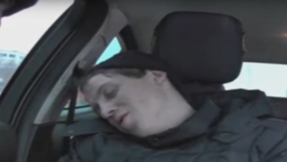 Pijani Rus u automobilu