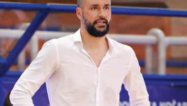 Veruje u  Nikolu:  Gurović