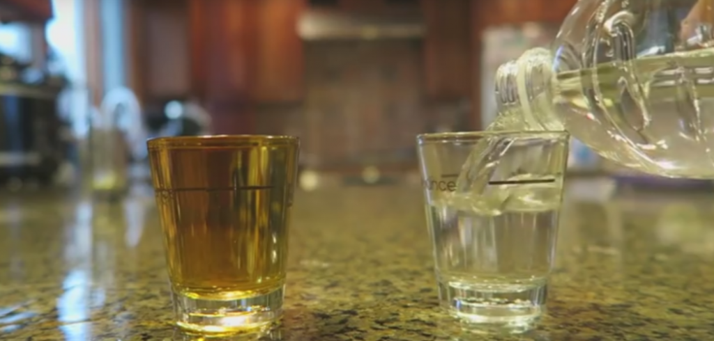Eksperiment viski i voda