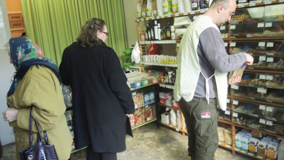 Kupuju bombone na komad, cela kesica im preskupa