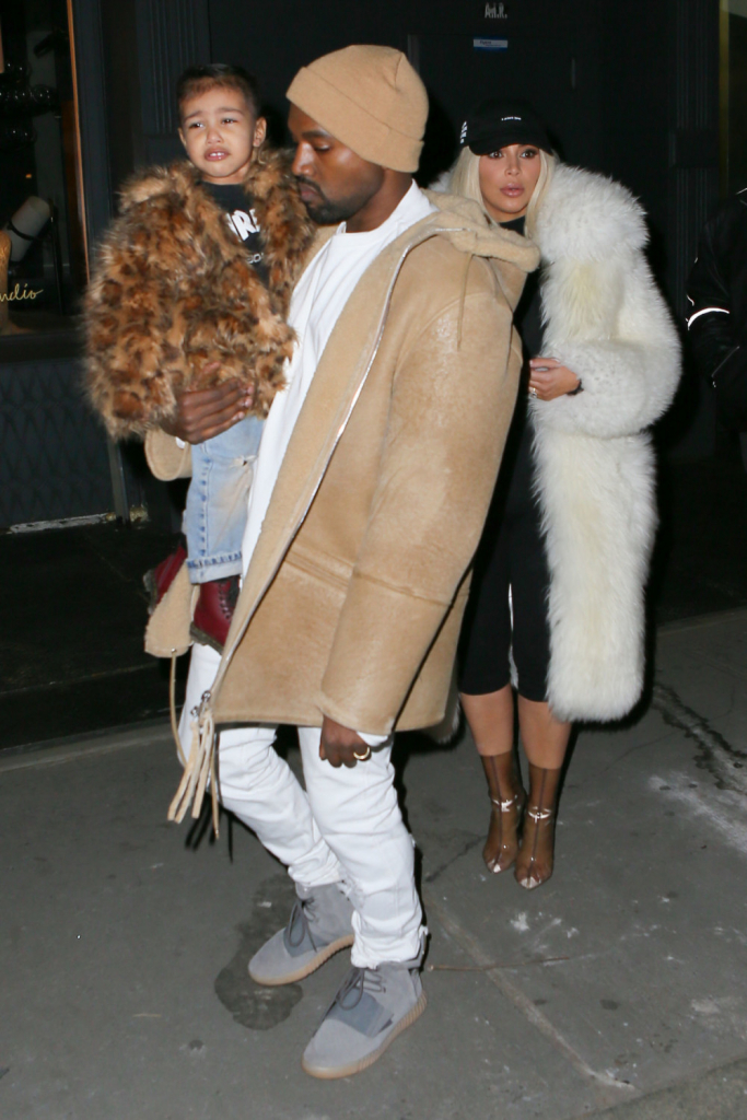 Kanije Vest sa Kim Kardašijan i ćerkicom