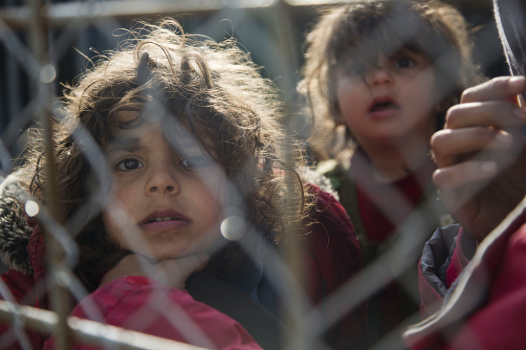 Deca izbeglice na granici 